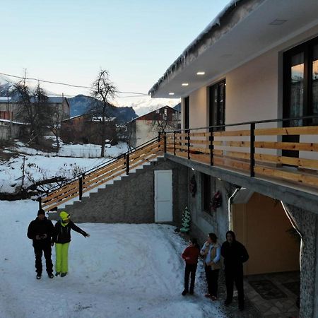 Guesthouse Kurdiani In Mestia Bagian luar foto